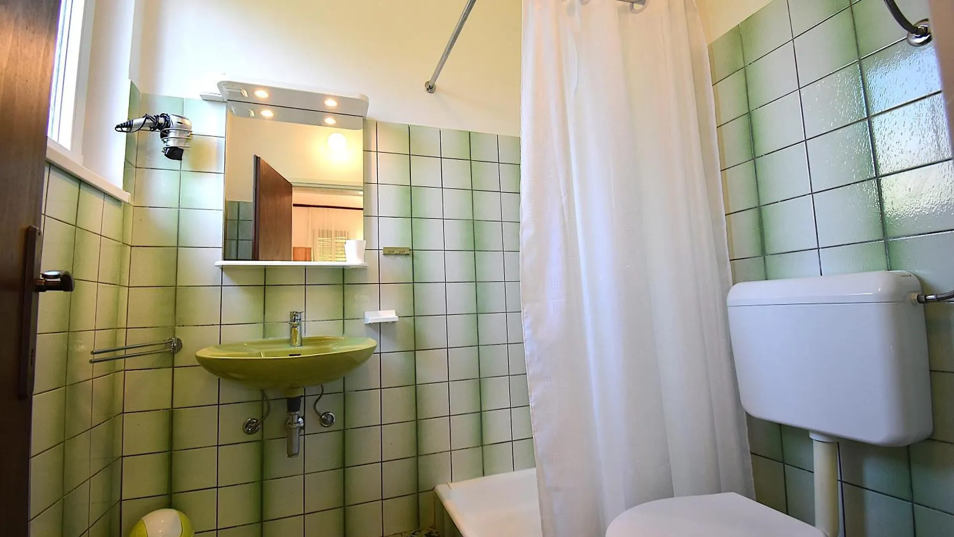 Apartments Zenko Rab Town 0*,